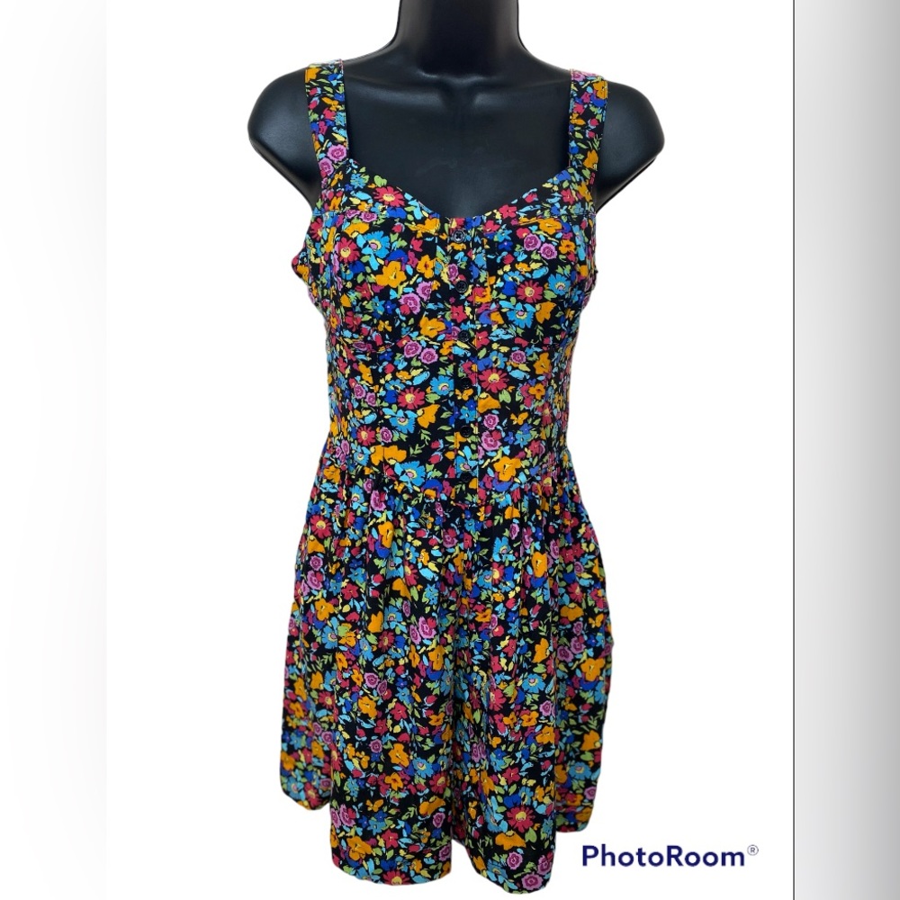 Wild Fable|| Spring Romper, with multi color flowers. Like New. Size Small.
